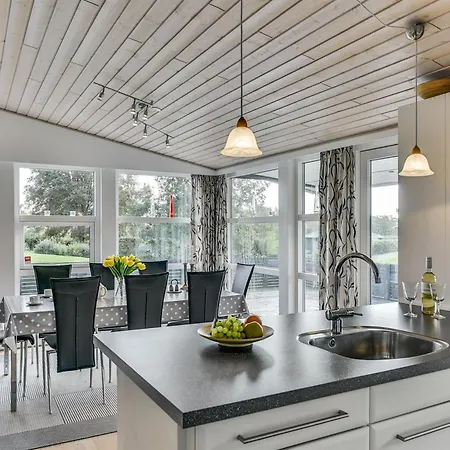 Sylvelin - 400m To The Fjord By Interhome *