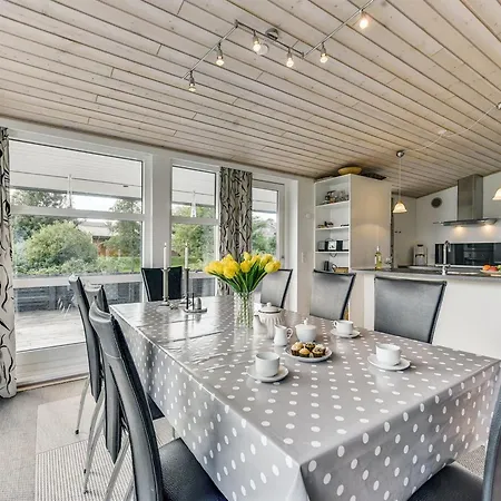 Semesterbostad Sylvelin - 400m To The Fjord By Interhome