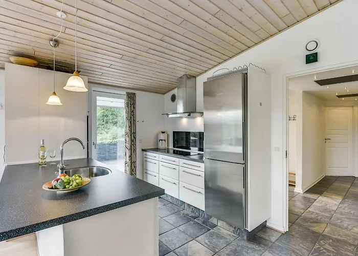 Sylvelin - 400m To The Fjord By Interhome