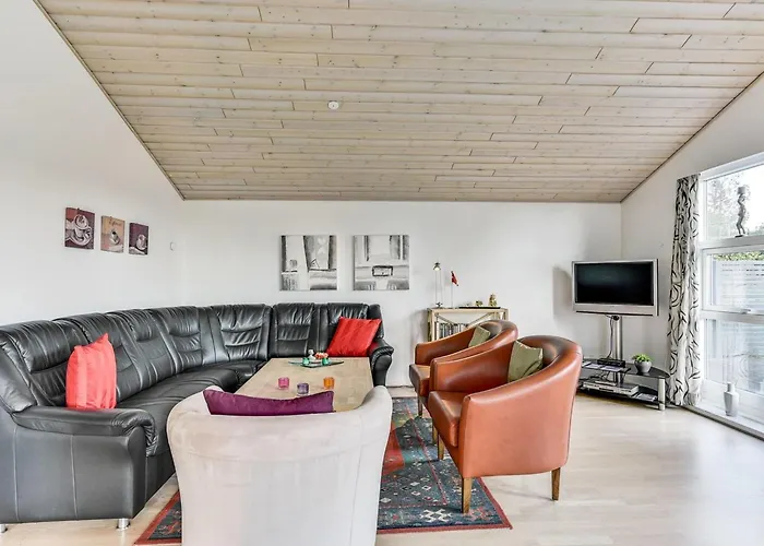 Sylvelin - 400m To The Fjord By Interhome